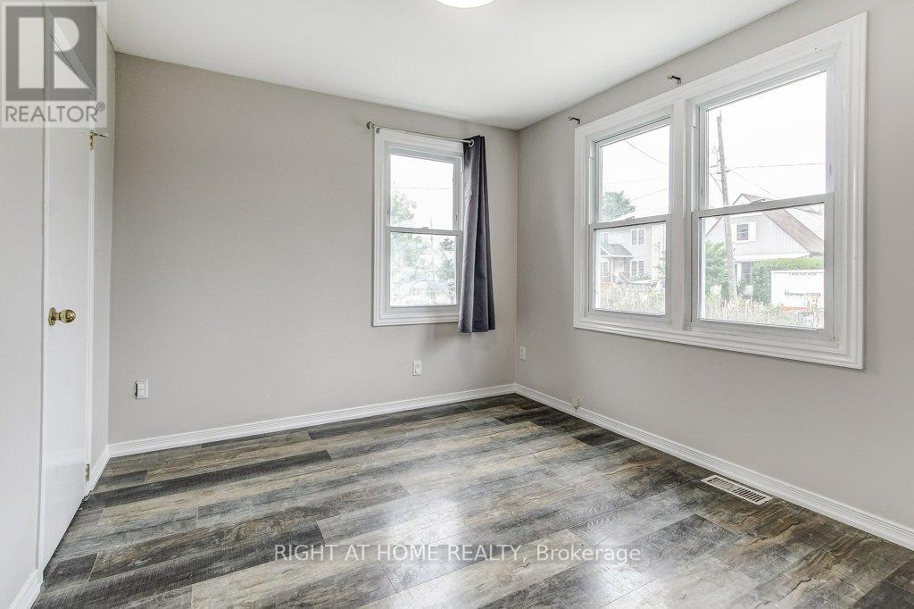 63 Kinsey Street, St. Catharines (Western Hill), Ontario  L2S 1E2 - Photo 10 - X12366494
