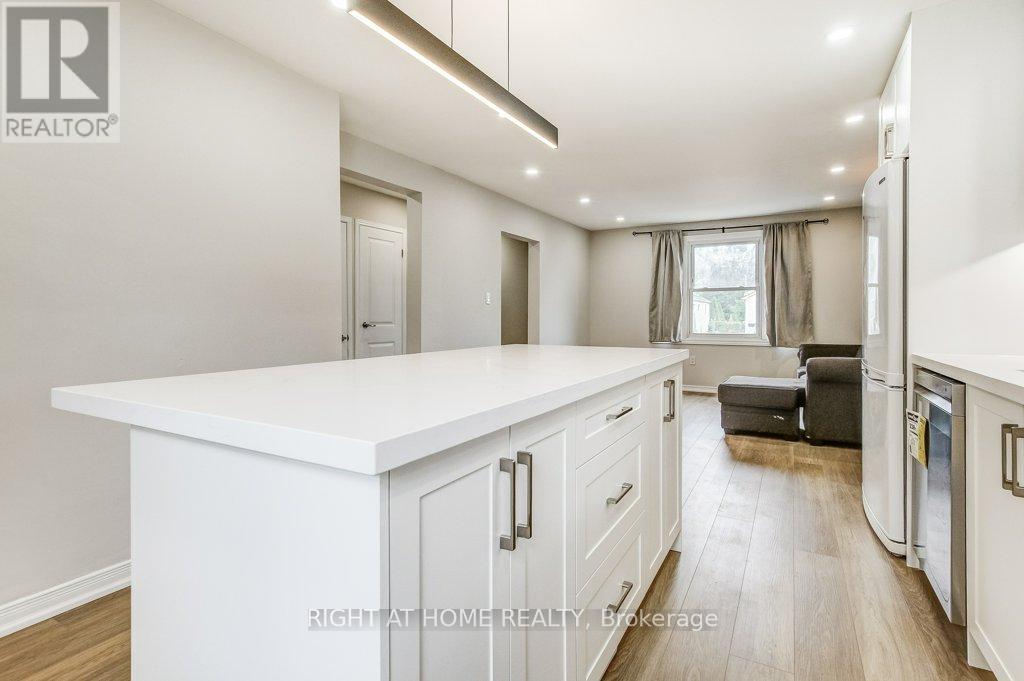 63 Kinsey Street, St. Catharines (Western Hill), Ontario  L2S 1E2 - Photo 2 - X12366494