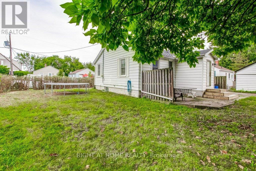 63 Kinsey Street, St. Catharines (Western Hill), Ontario  L2S 1E2 - Photo 22 - X12366494