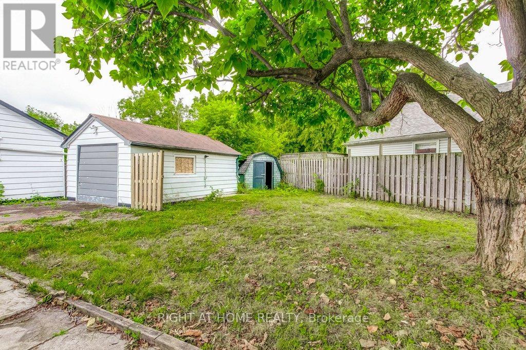 63 Kinsey Street, St. Catharines (Western Hill), Ontario  L2S 1E2 - Photo 23 - X12366494