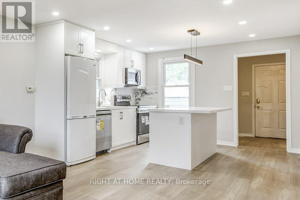 63 Kinsey Street, St. Catharines (Western Hill), Ontario  L2S 1E2 - Photo 4 - X12366494