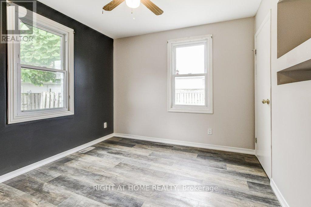 63 Kinsey Street, St. Catharines (Western Hill), Ontario  L2S 1E2 - Photo 8 - X12366494