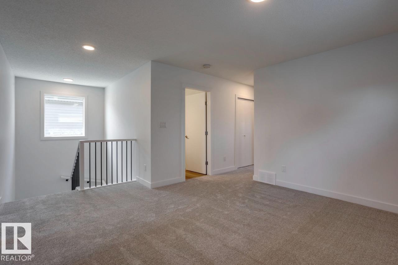 19019 20 Av Nw, Edmonton, Alberta  T6M 3E8 - Photo 5 - E4454851