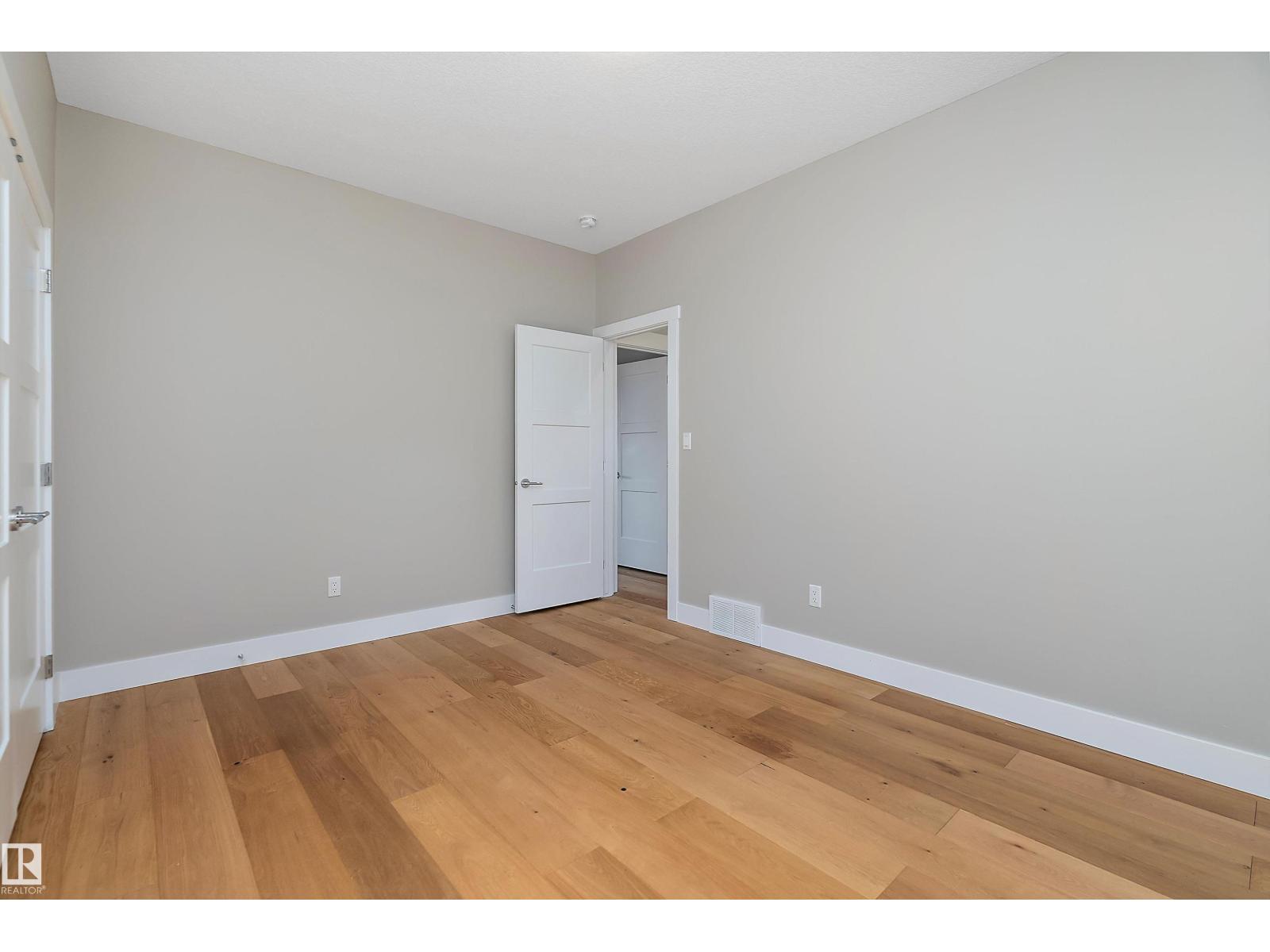 Property at 8422 117 ST NW image 4