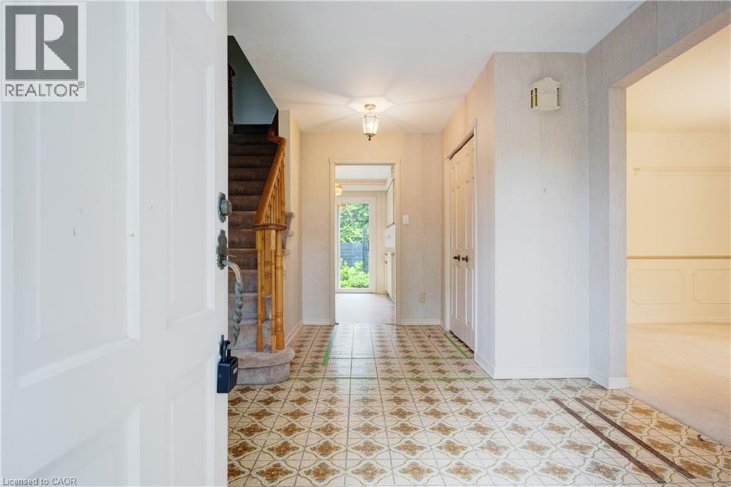 120 Castle Crescent, Oakville, Ontario  L6J 5H3 - Photo 9 - 40745525