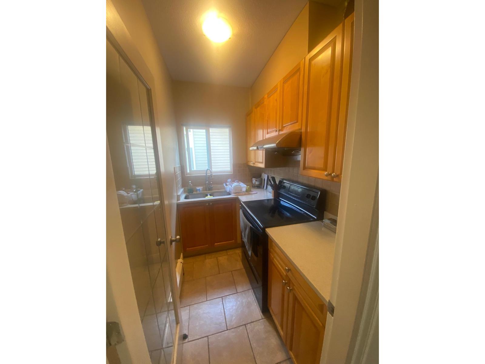 14866 67a Avenue, Surrey, British Columbia  V3S 0X6 - Photo 4 - R3040551