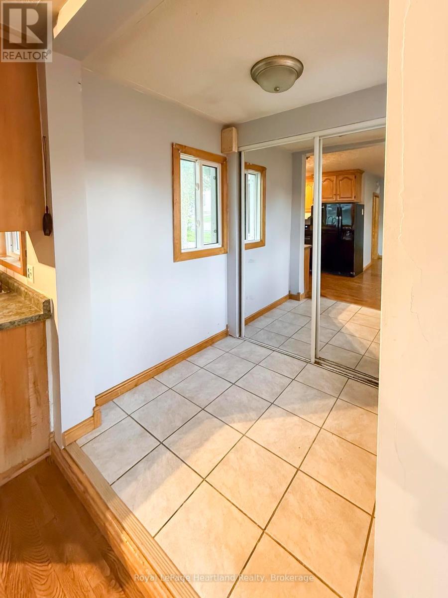 16 Whitechurch Street, Huron-Kinloss, Ontario  N0G 2W0 - Photo 14 - X12366629