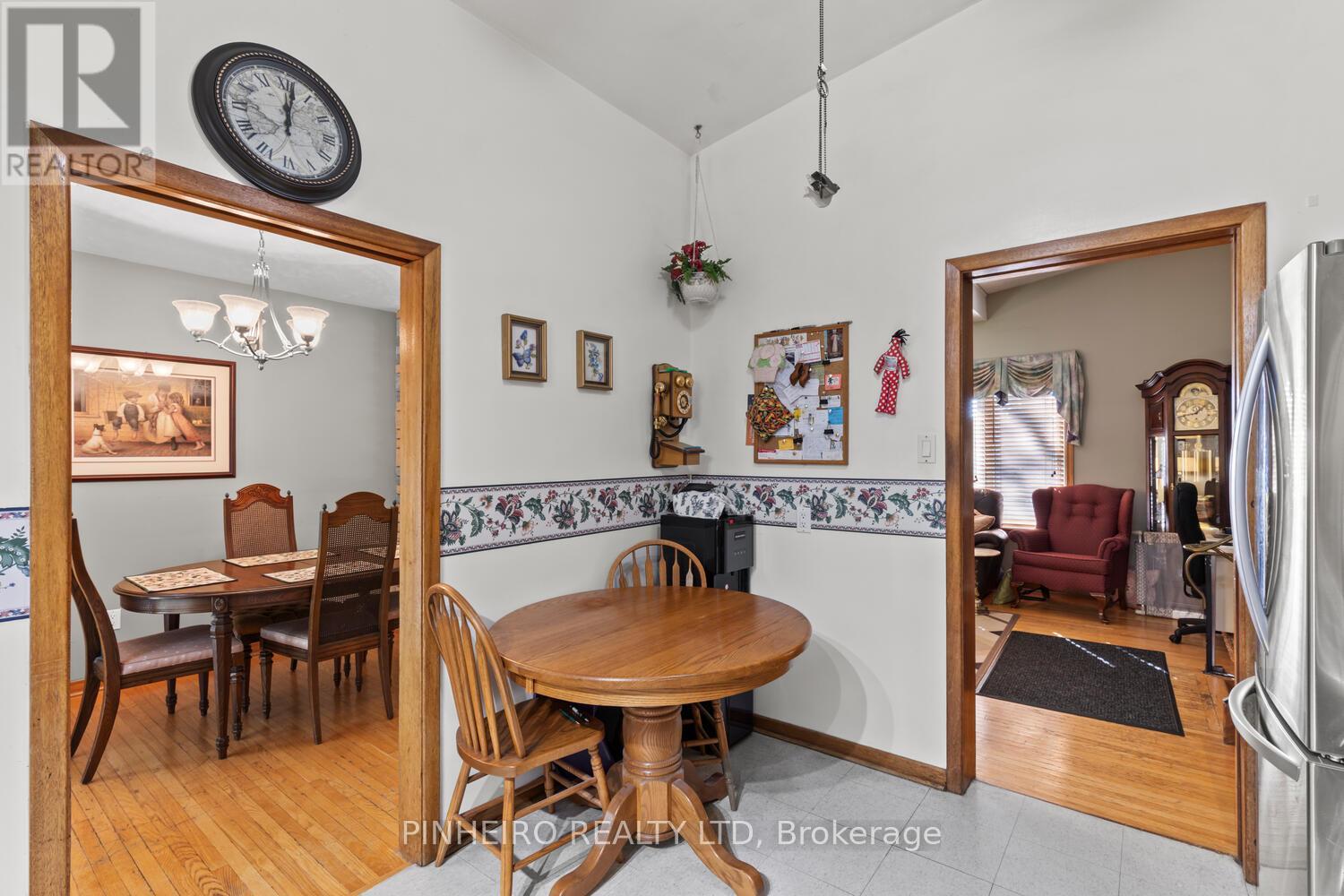 6 Oregon Road, London South, Ontario  N5Z 4B9 - Photo 11 - X12366608