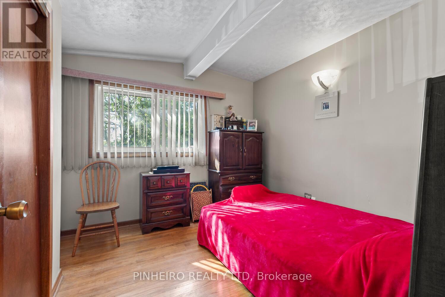 6 Oregon Road, London South, Ontario  N5Z 4B9 - Photo 17 - X12366608