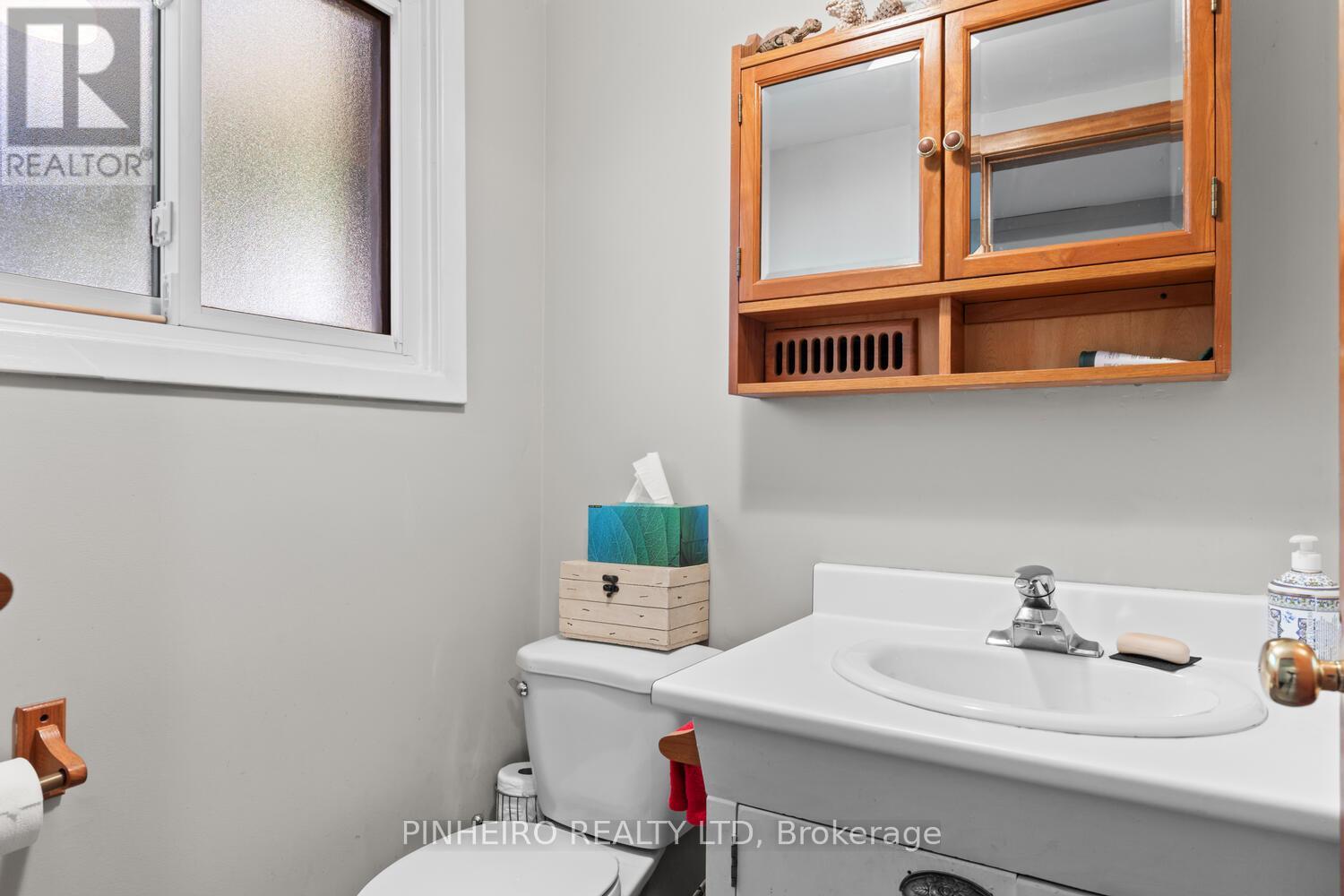 6 Oregon Road, London South, Ontario  N5Z 4B9 - Photo 19 - X12366608