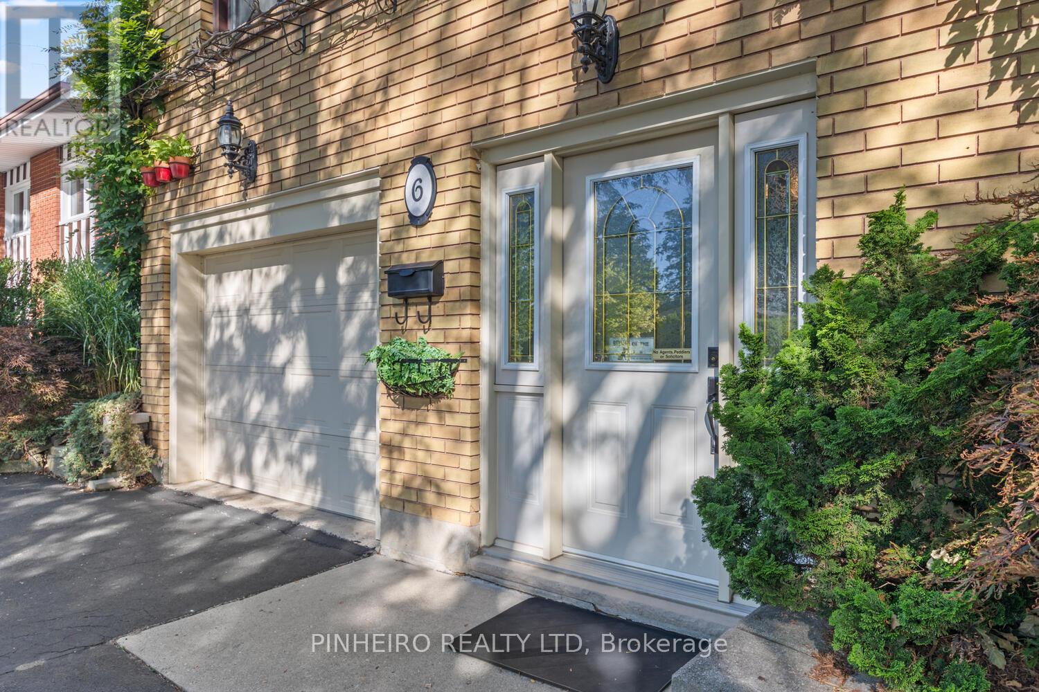 6 Oregon Road, London South, Ontario  N5Z 4B9 - Photo 4 - X12366608