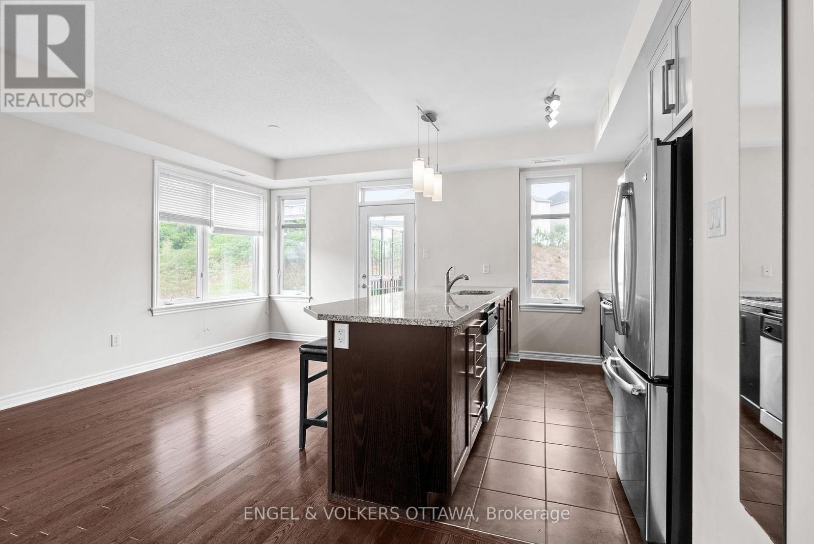 302 - 180 Guelph Private, Ottawa, Ontario  K2T 0J6 - Photo 12 - X12366638