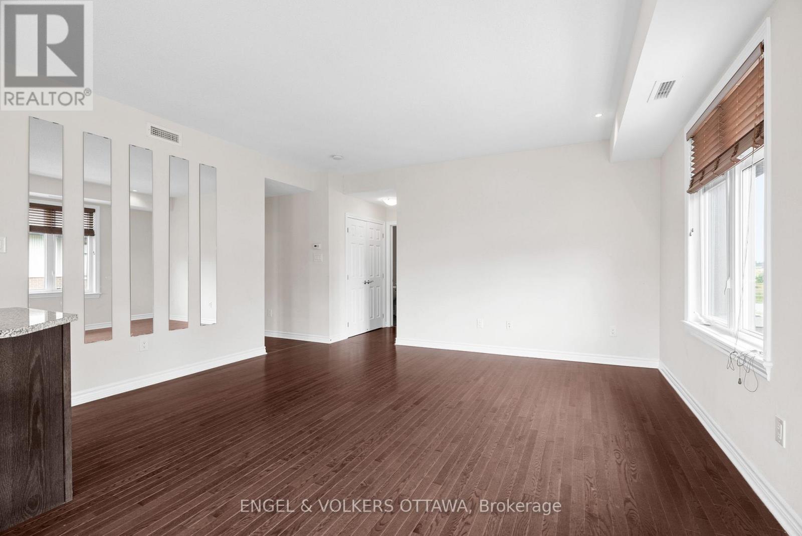 302 - 180 Guelph Private, Ottawa, Ontario  K2T 0J6 - Photo 17 - X12366638