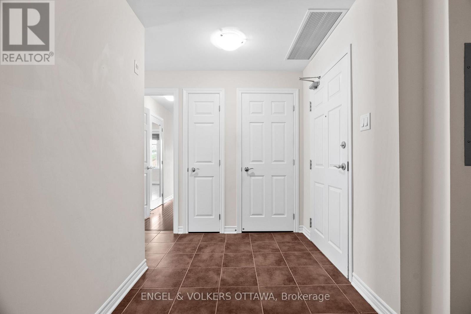 302 - 180 Guelph Private, Ottawa, Ontario  K2T 0J6 - Photo 6 - X12366638