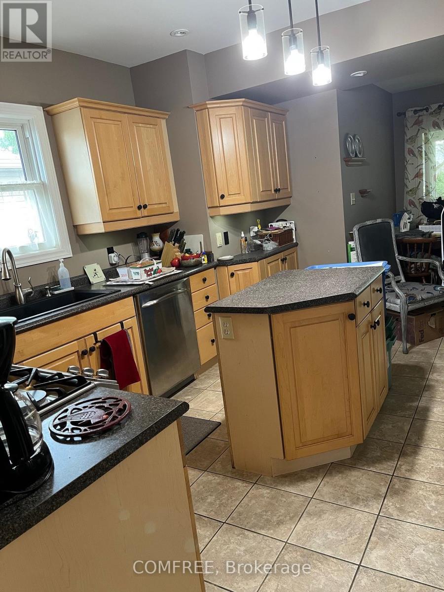 15 Laird Avenue N, Amherstburg, Ontario  N9V 2T5 - Photo 15 - X12366681