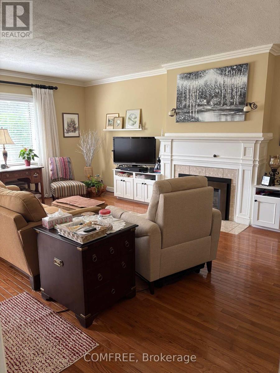 15 Laird Avenue N, Amherstburg, Ontario  N9V 2T5 - Photo 4 - X12366681