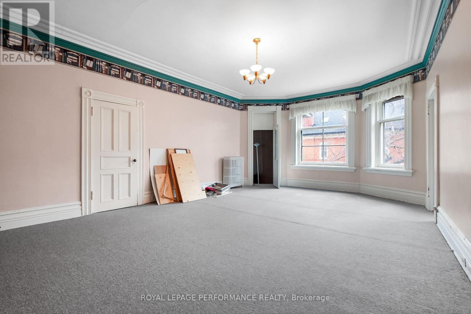 320-322 Chapel Street, Ottawa, Ontario  K1N 7Z3 - Photo 37 - X12366713
