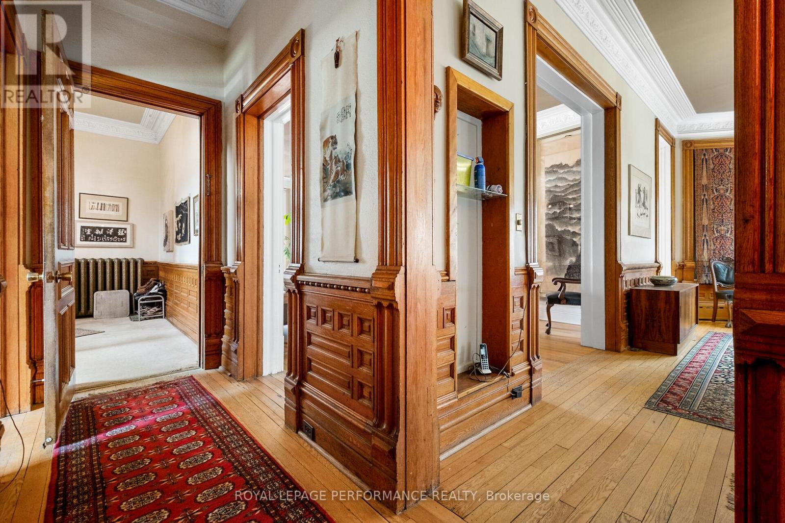 320-322 Chapel Street, Ottawa, Ontario  K1N 7Z3 - Photo 6 - X12366713