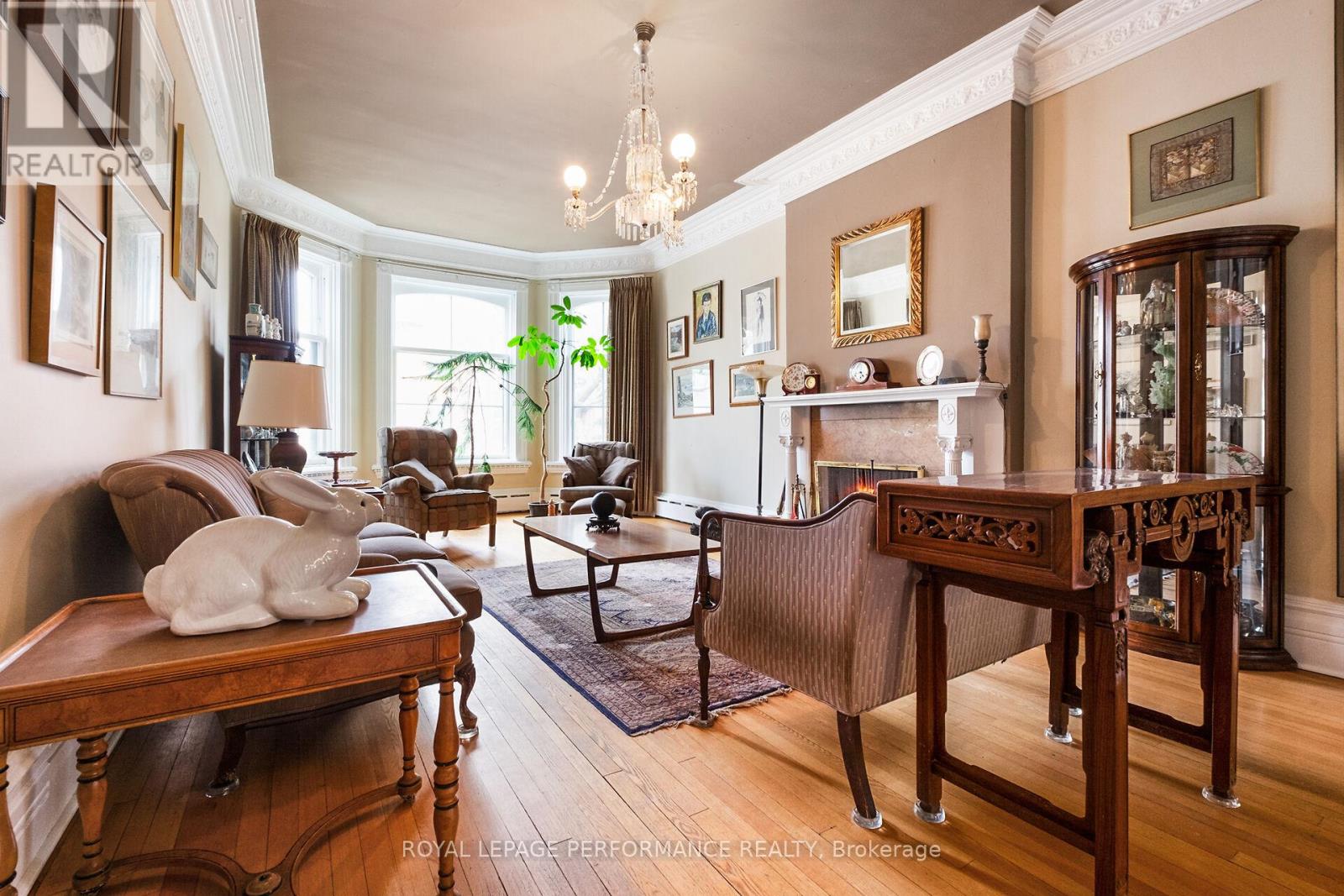320-322 Chapel Street, Ottawa, Ontario  K1N 7Z3 - Photo 7 - X12366713