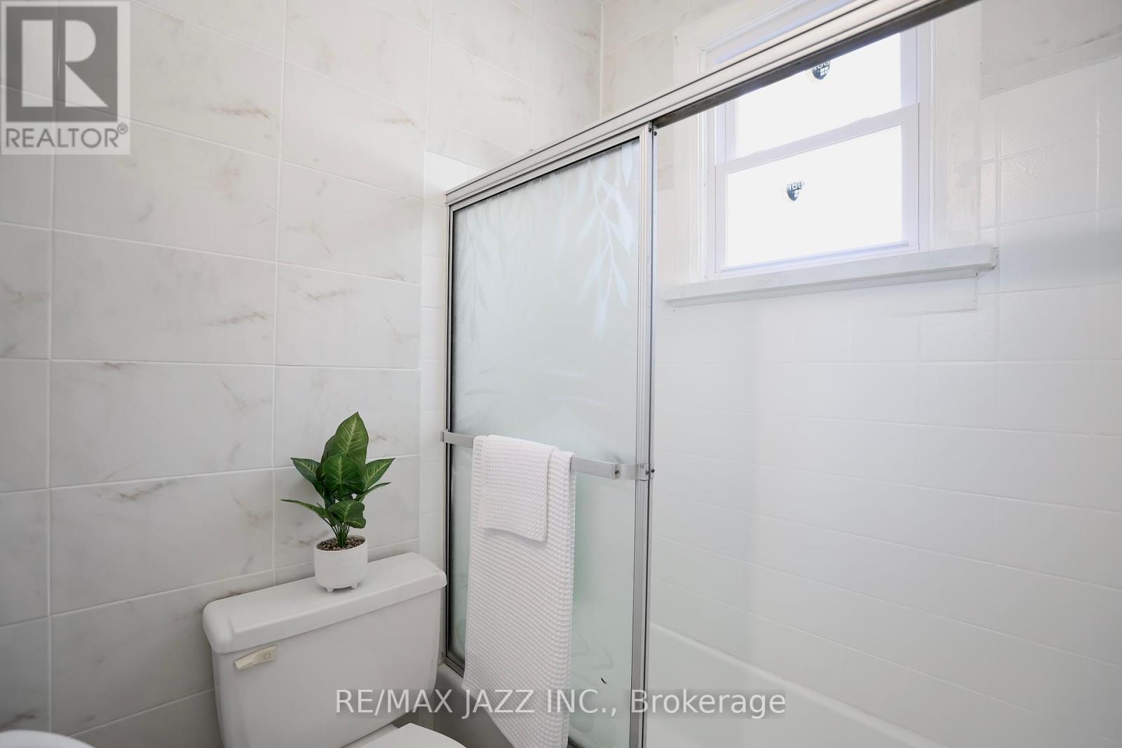 368 Buena Vista Avenue, Oshawa (Mclaughlin), Ontario  L1J 2M5 - Photo 8 - E12366709
