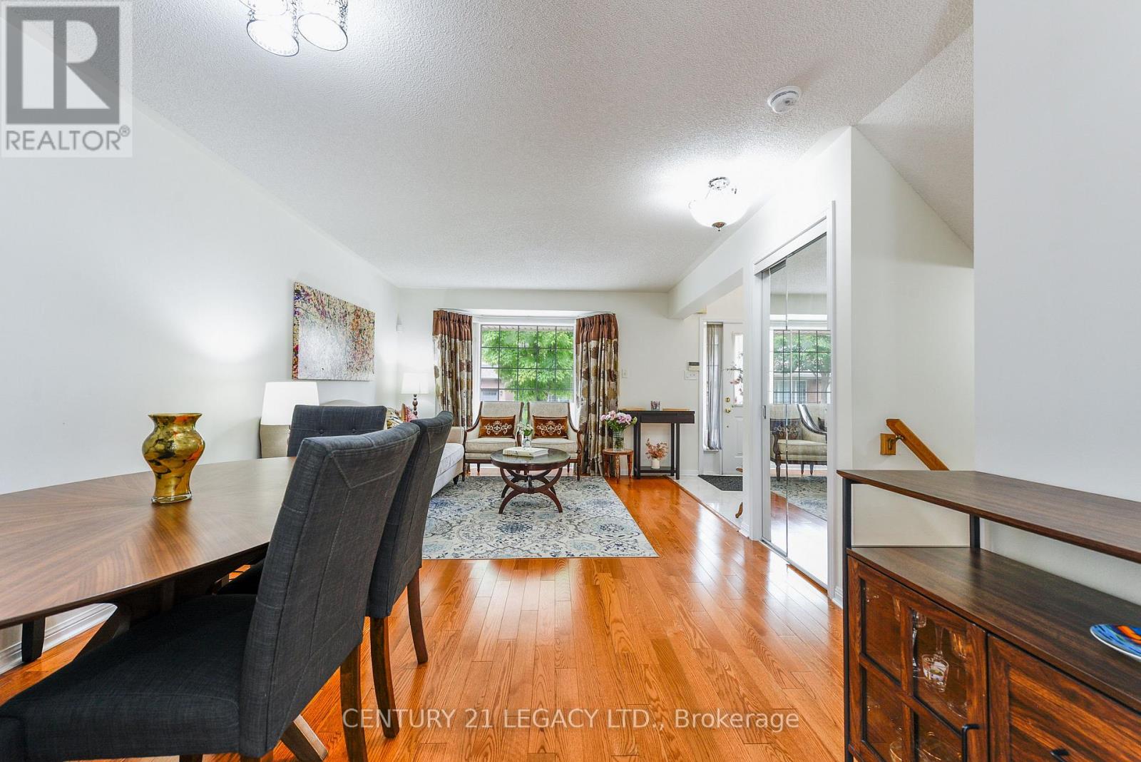 2496 Clayborne Place, Oakville, Ontario  L6M 4C3 - Photo 10 - W12366603