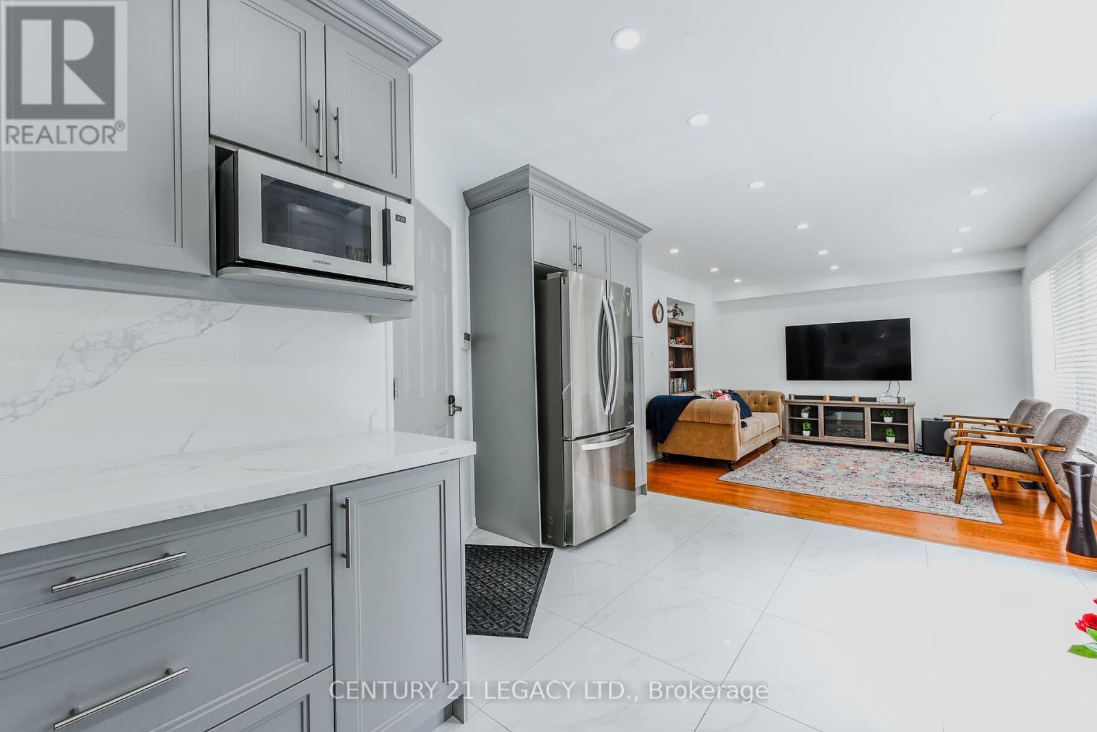 2496 Clayborne Place, Oakville, Ontario  L6M 4C3 - Photo 15 - W12366603