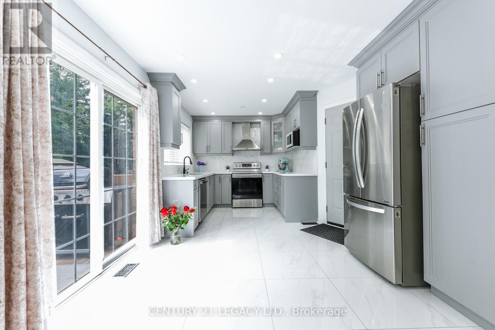 2496 Clayborne Place, Oakville, Ontario  L6M 4C3 - Photo 16 - W12366603