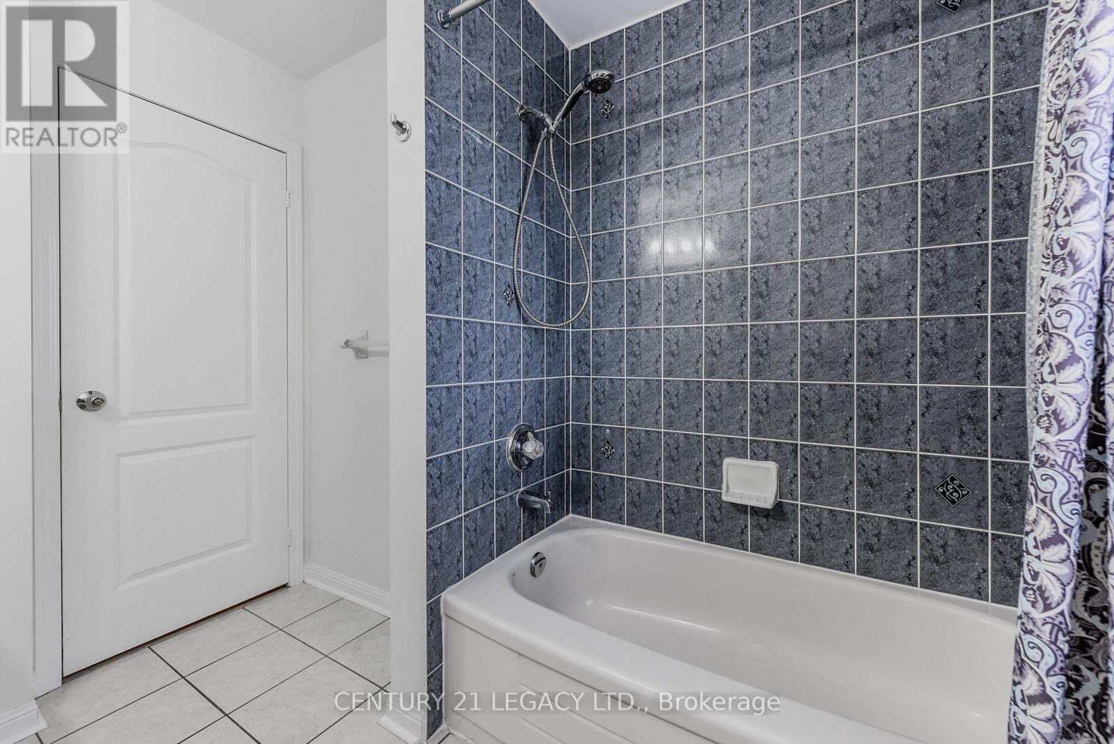 2496 Clayborne Place, Oakville, Ontario  L6M 4C3 - Photo 22 - W12366603