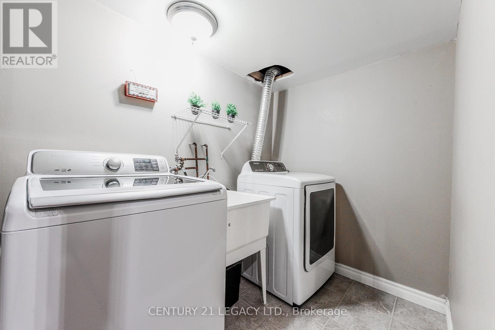 2496 Clayborne Place, Oakville, Ontario  L6M 4C3 - Photo 30 - W12366603