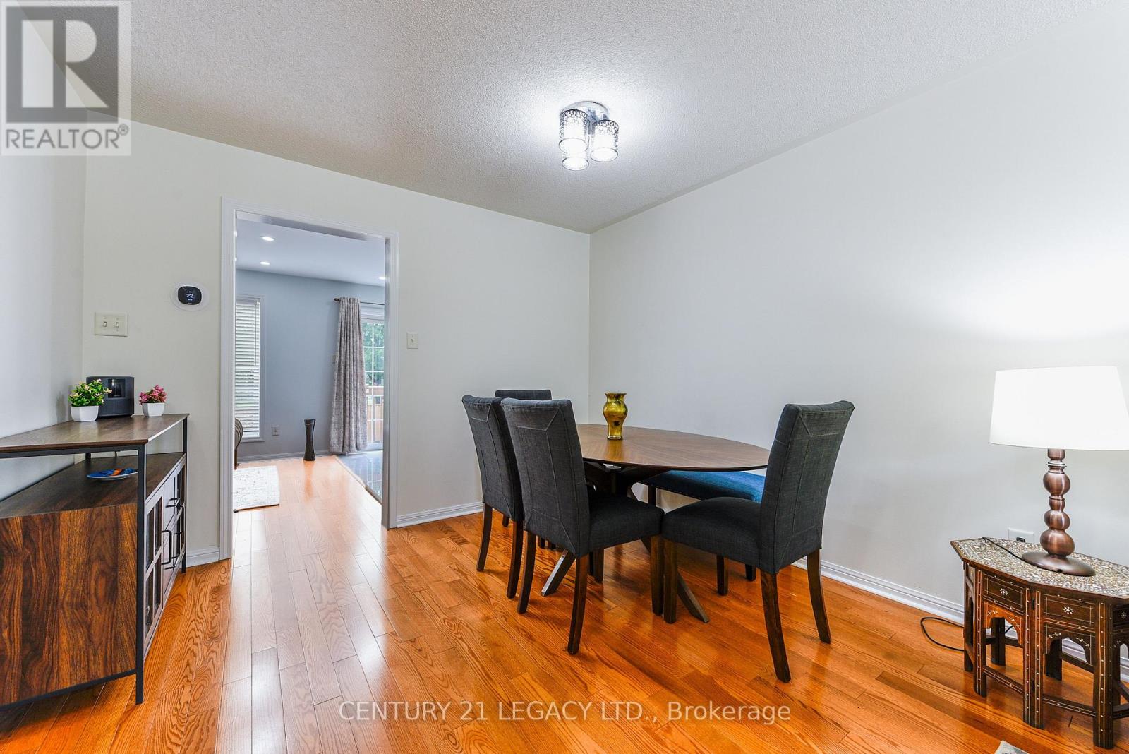 2496 Clayborne Place, Oakville, Ontario  L6M 4C3 - Photo 8 - W12366603