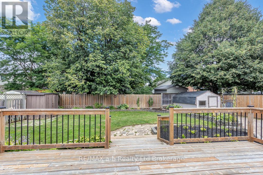 53 Woodland Crescent, Tillsonburg, Ontario  N4G 4G6 - Photo 21 - X12366693