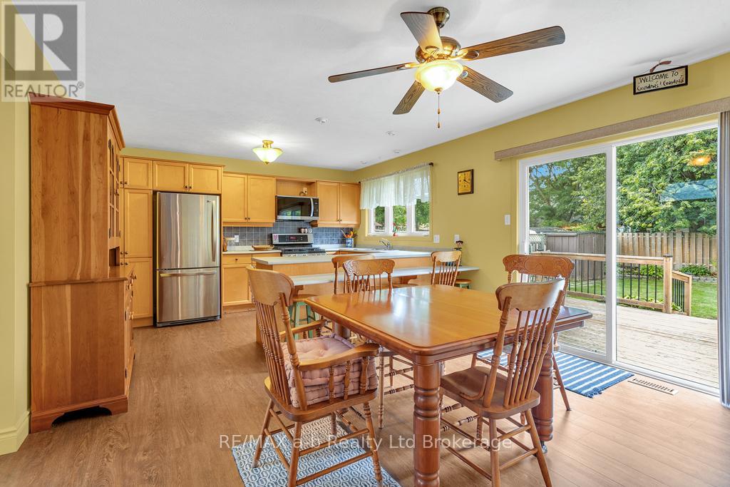 53 Woodland Crescent, Tillsonburg, Ontario  N4G 4G6 - Photo 7 - X12366693