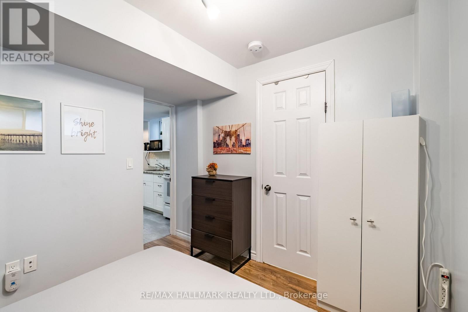 4 - 14 Innes Avenue, Toronto, Ontario  M6E 1M8 - Photo 8 - W12278419