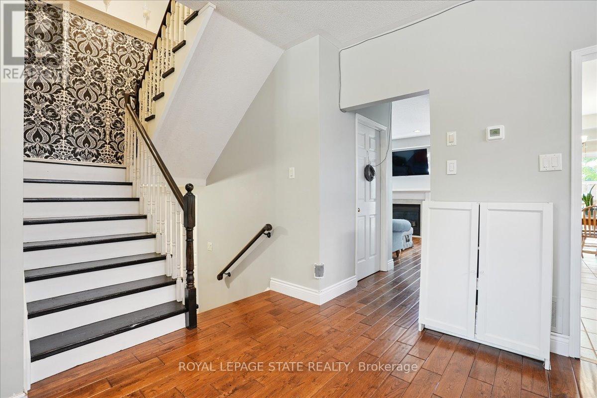 70 Moore Crescent, Hamilton, Ontario  L9G 4Z6 - Photo 11 - X12306177