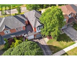 70 MOORE CRESCENT, Hamilton, Ontario