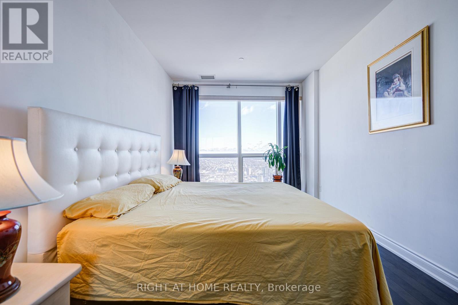 7405 - 388 Yonge Street, Toronto, Ontario  M5B 0A4 - Photo 12 - C12366632