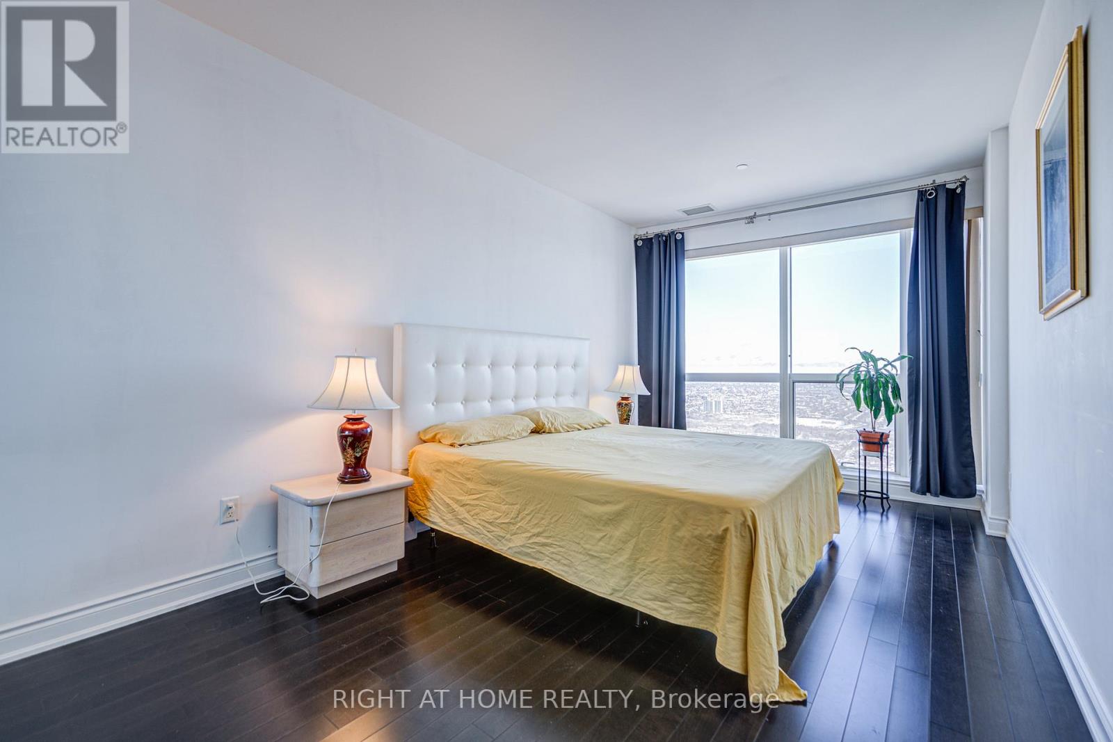 7405 - 388 Yonge Street, Toronto, Ontario  M5B 0A4 - Photo 13 - C12366632