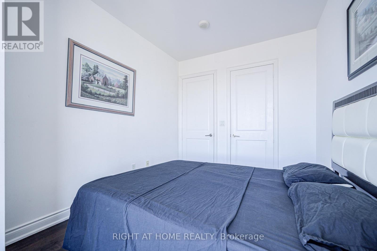 7405 - 388 Yonge Street, Toronto, Ontario  M5B 0A4 - Photo 18 - C12366632