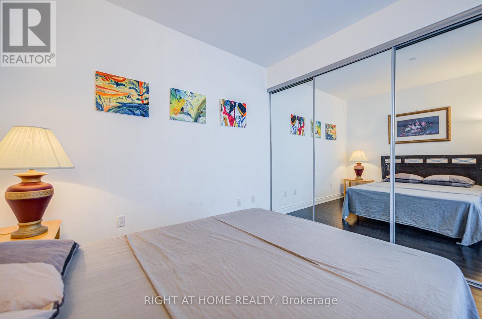 7405 - 388 Yonge Street, Toronto, Ontario  M5B 0A4 - Photo 22 - C12366632