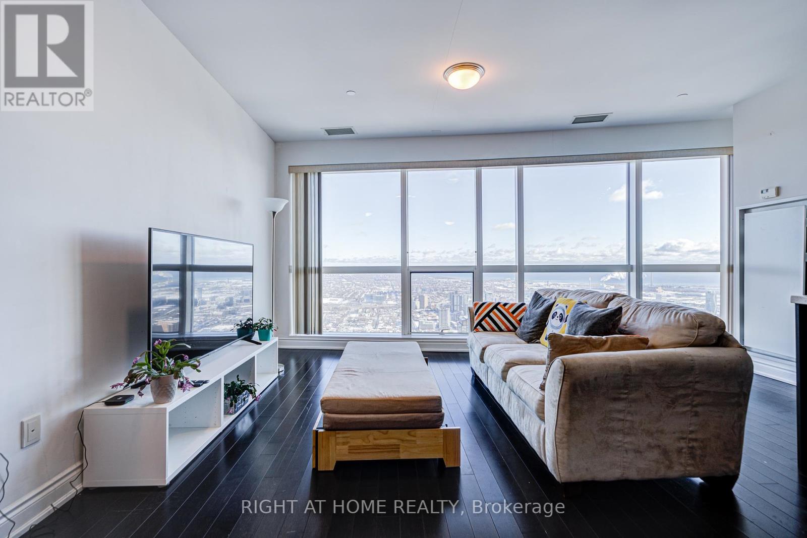 7405 - 388 Yonge Street, Toronto, Ontario  M5B 0A4 - Photo 36 - C12366632