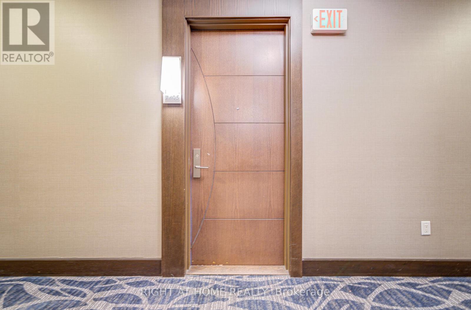 7405 - 388 Yonge Street, Toronto, Ontario  M5B 0A4 - Photo 43 - C12366632