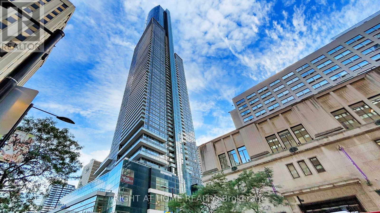7405 - 388 Yonge Street, Toronto, Ontario  M5B 0A4 - Photo 48 - C12366632