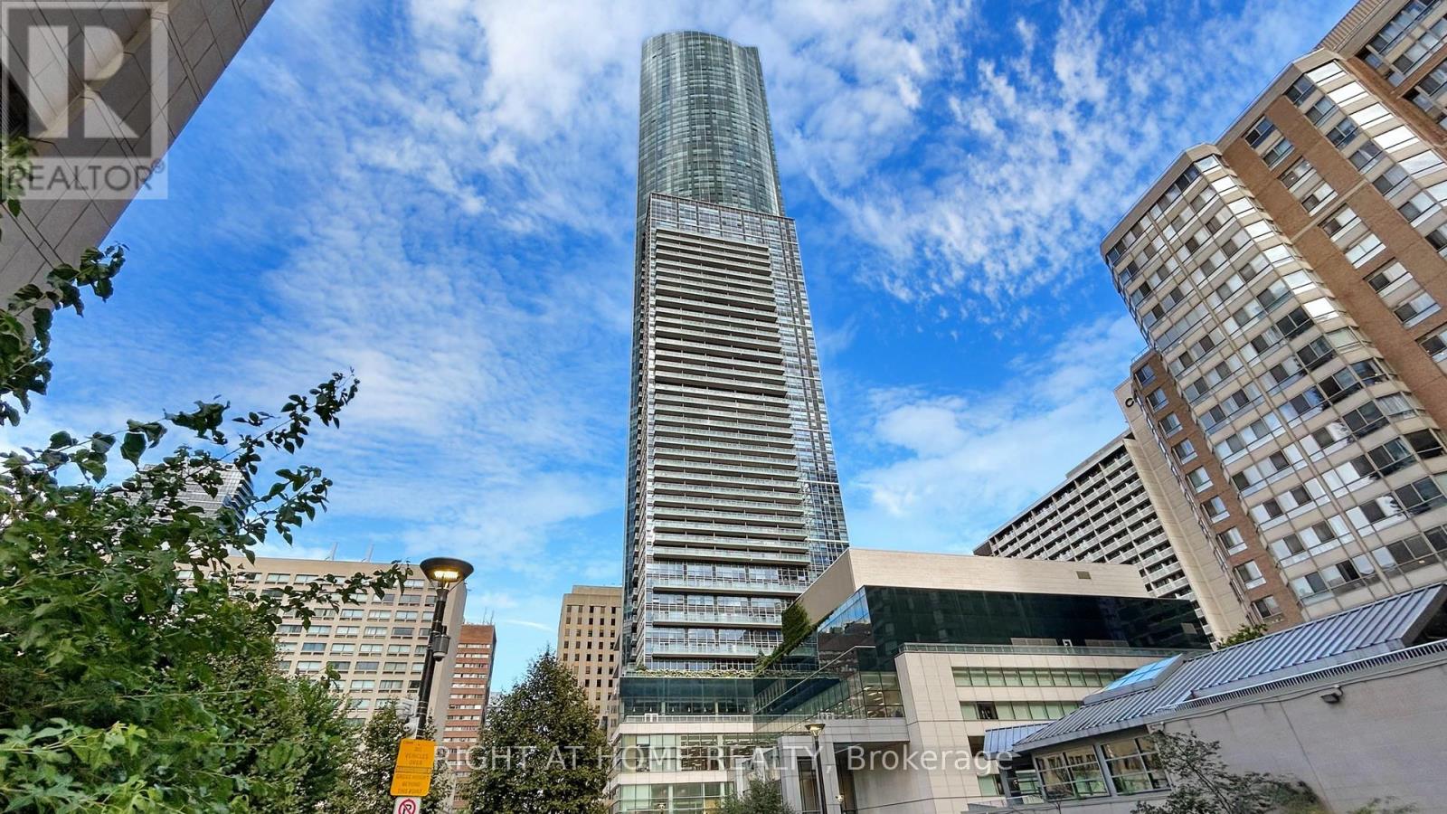 7405 - 388 Yonge Street, Toronto, Ontario  M5B 0A4 - Photo 49 - C12366632