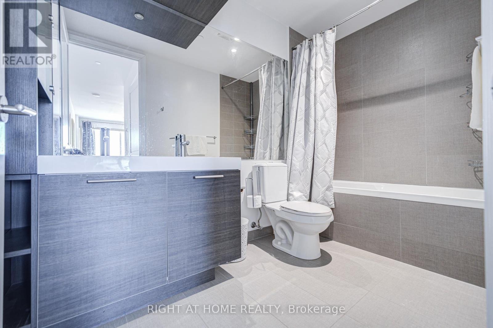 7405 - 388 Yonge Street, Toronto, Ontario  M5B 0A4 - Photo 9 - C12366632