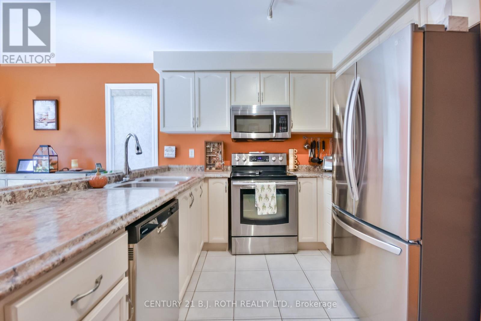 1957 Mill Street, Innisfil, Ontario  L9S 2A2 - Photo 11 - N12366637