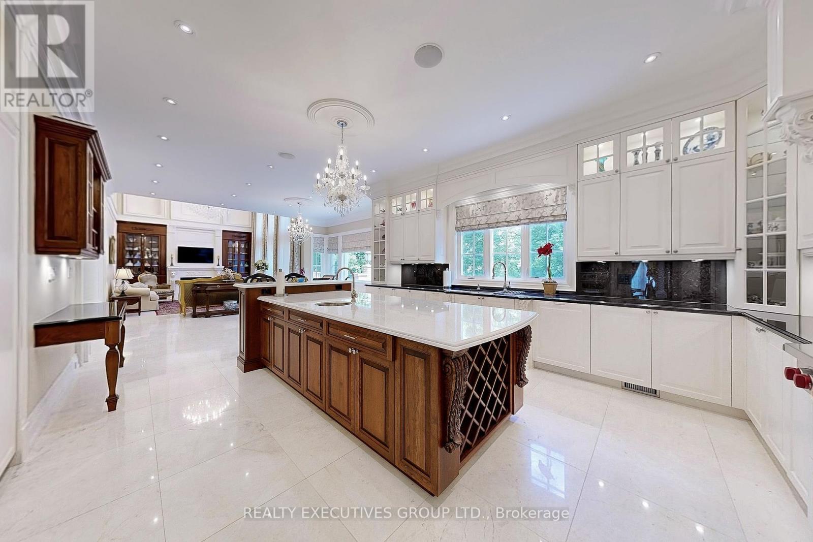 169 Bay Thorn Drive, Markham (Royal Orchard), Ontario  L3T 3V2 - Photo 15 - N12366671