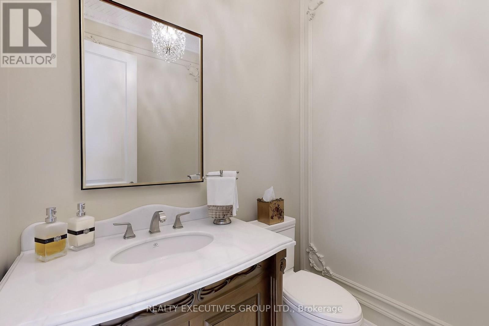169 Bay Thorn Drive, Markham (Royal Orchard), Ontario  L3T 3V2 - Photo 18 - N12366671