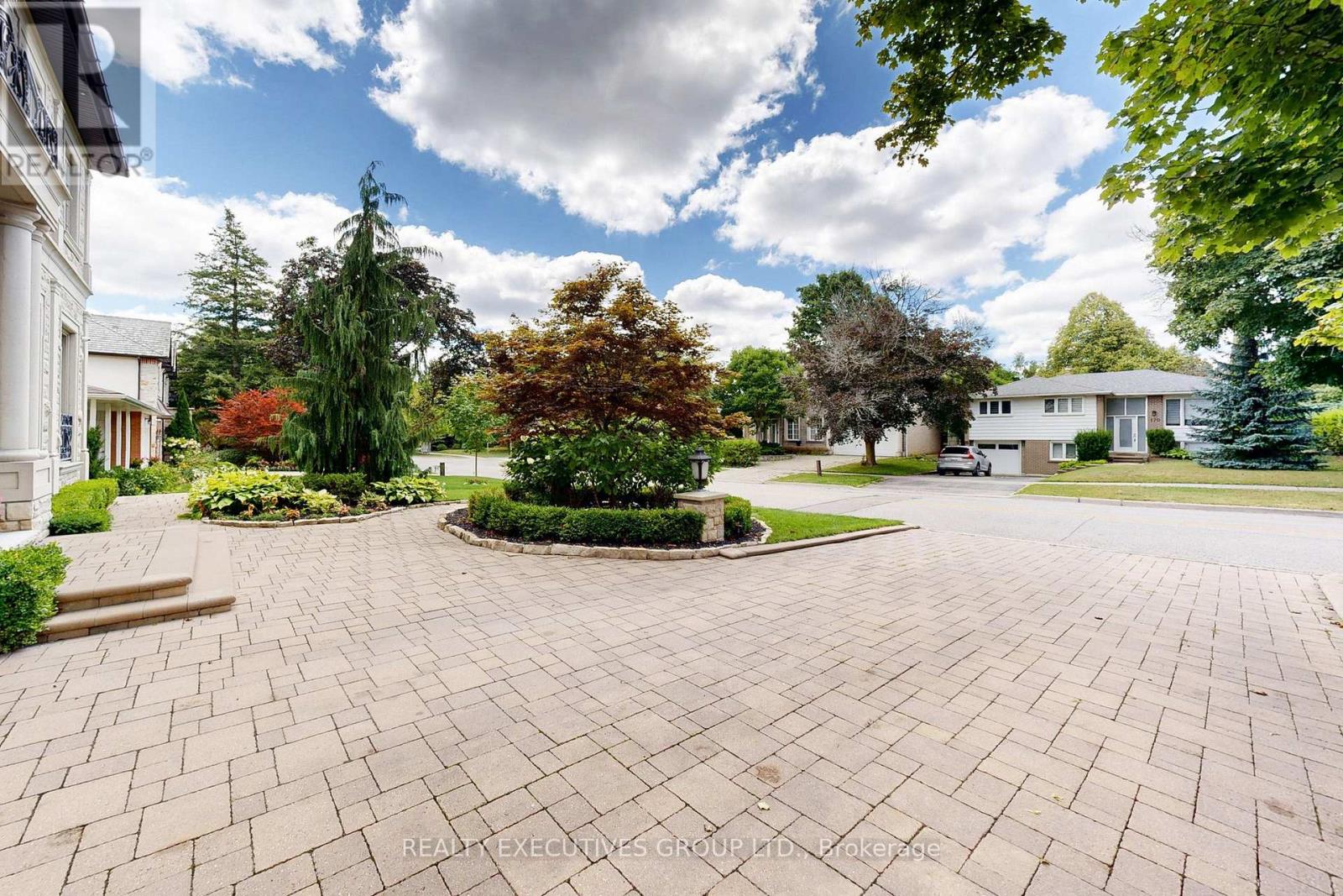 Property at 169 BAY THORN DRIVE image 3