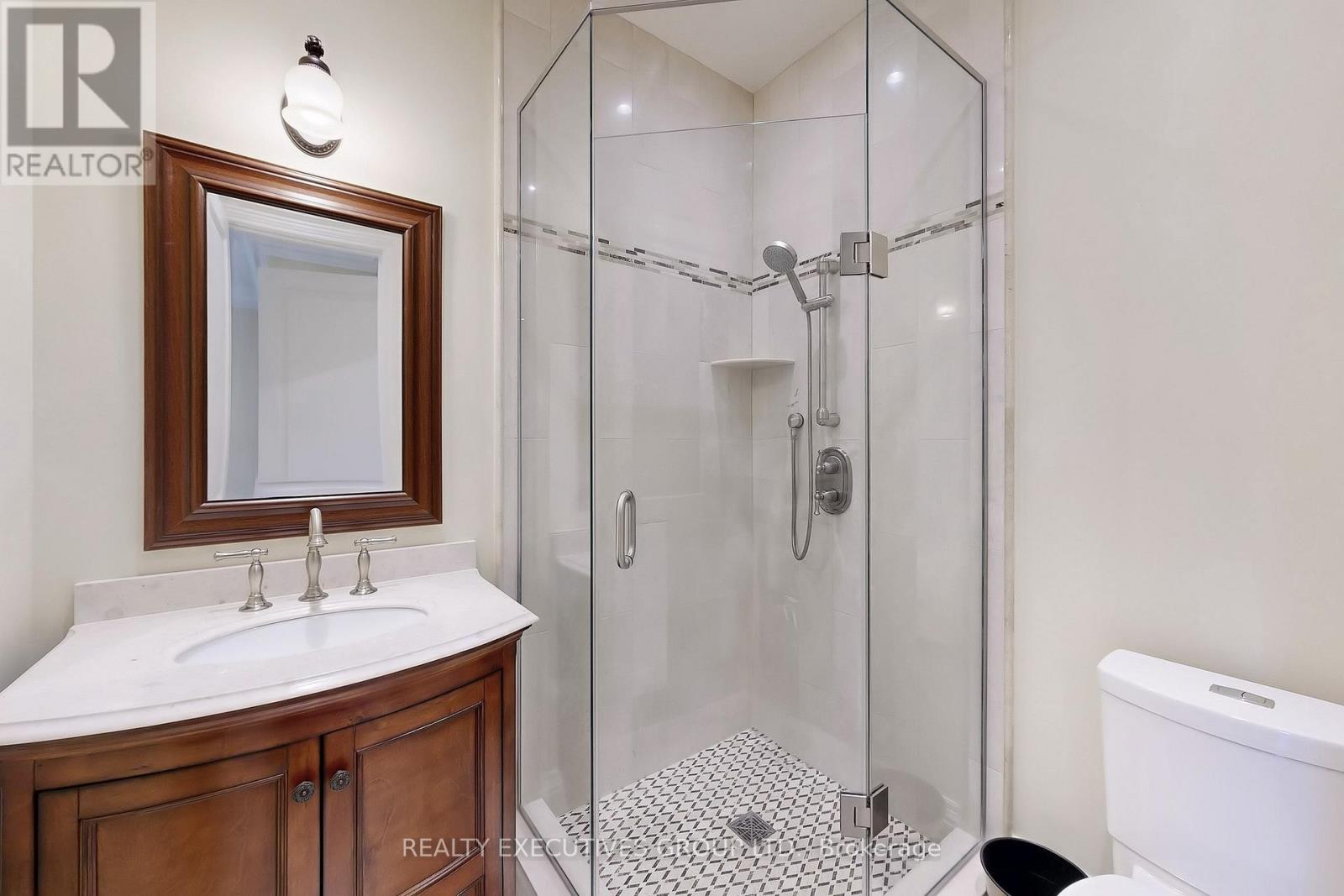 169 Bay Thorn Drive, Markham (Royal Orchard), Ontario  L3T 3V2 - Photo 35 - N12366671