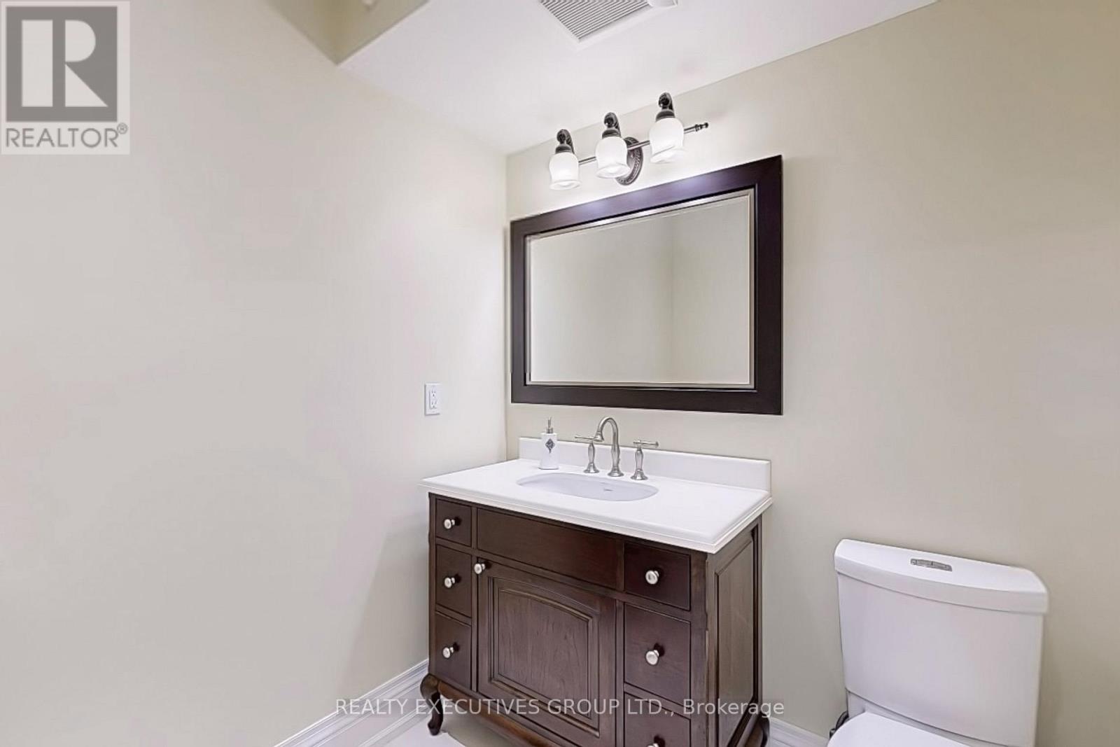 169 Bay Thorn Drive, Markham (Royal Orchard), Ontario  L3T 3V2 - Photo 46 - N12366671